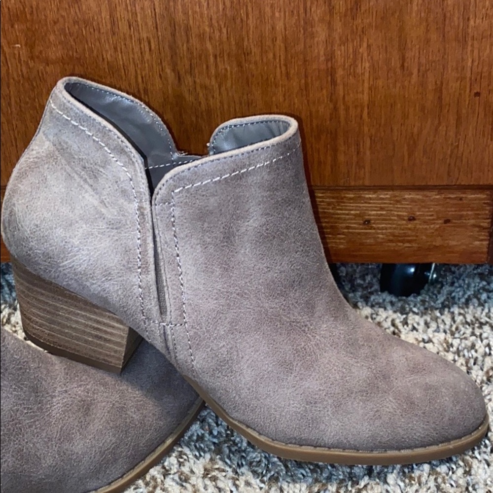 Fergie booties